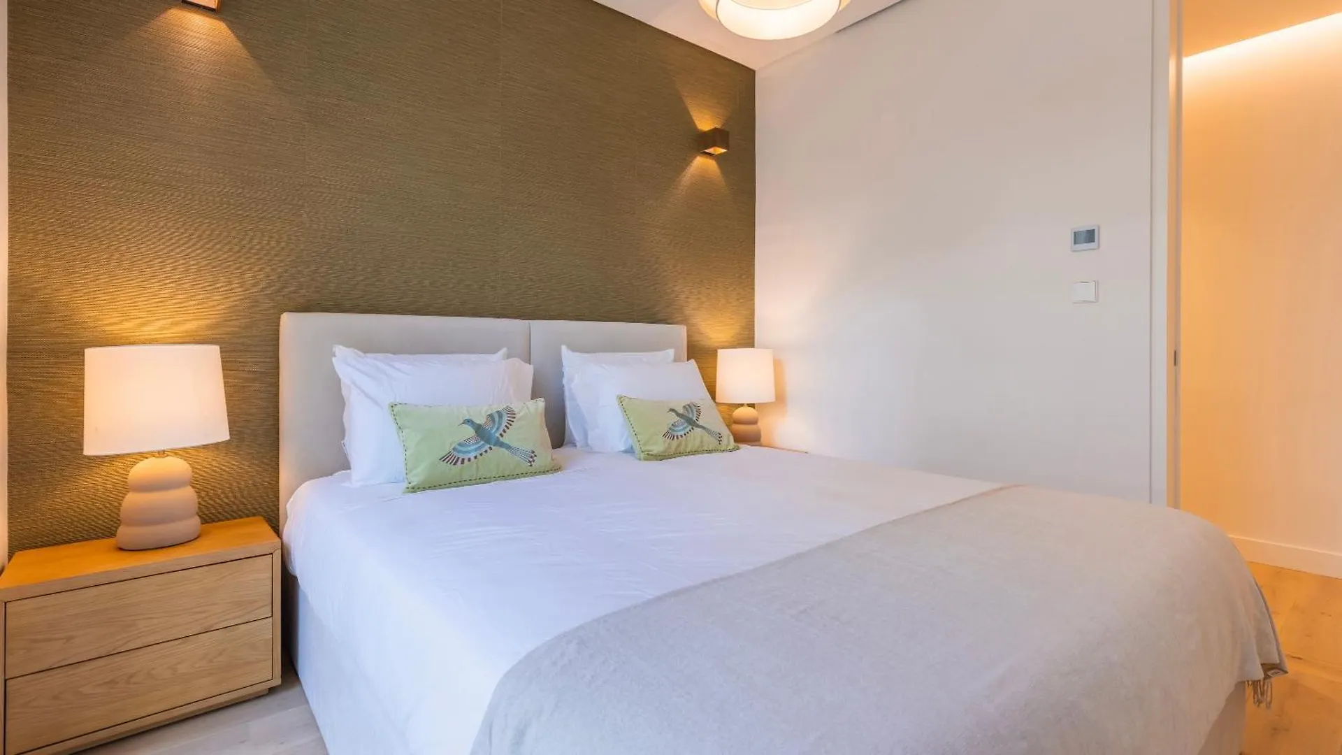 Jardins Da Gloria Charming Living By Lovelystay Lisbon Apartment