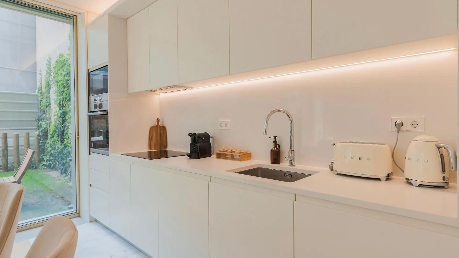 Apartment Jardins Da Gloria Charming Living By Lovelystay Lisbon
