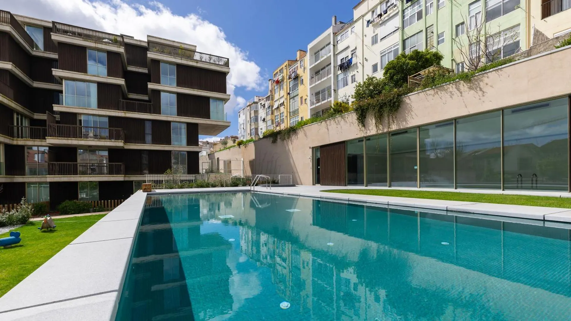 Jardins Da Gloria Charming Living By Lovelystay Lisbon Apartment