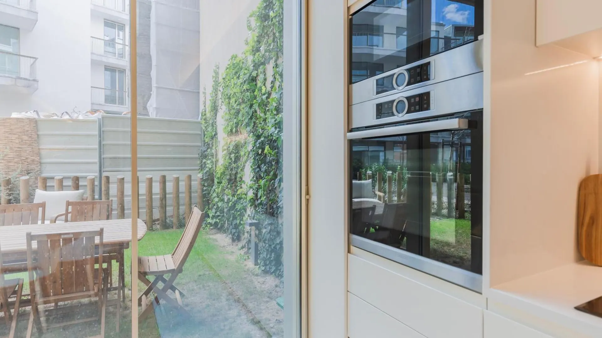 Jardins Da Gloria Charming Living By Lovelystay Lisbon Apartment