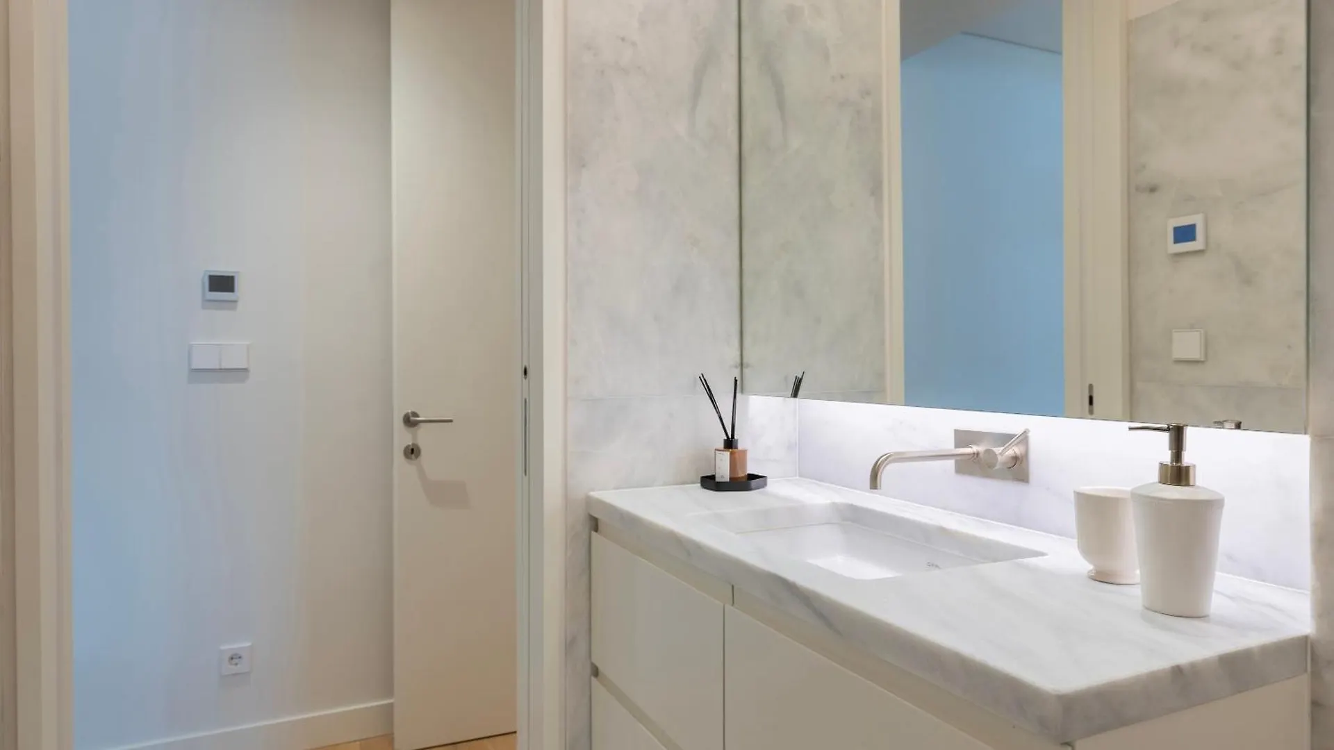 Jardins Da Gloria Charming Living By Lovelystay Lisbon 0*,
