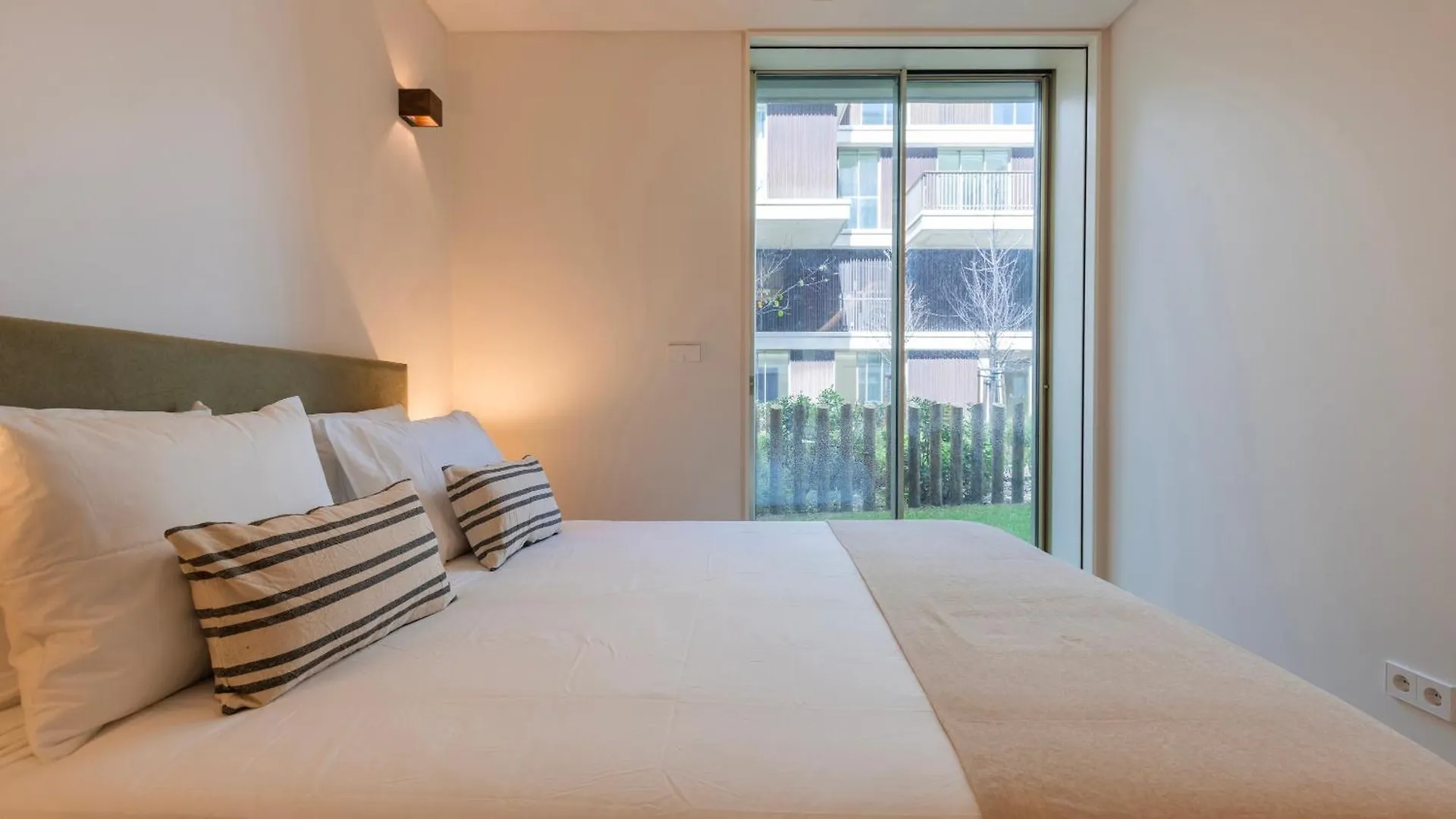 Jardins Da Gloria Charming Living By Lovelystay Lisbon Apartment